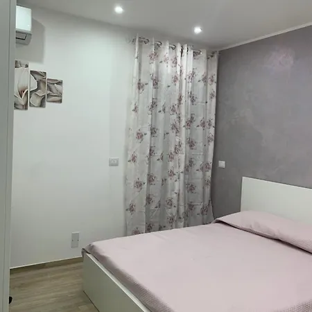 Maryam23 4* Syracuse